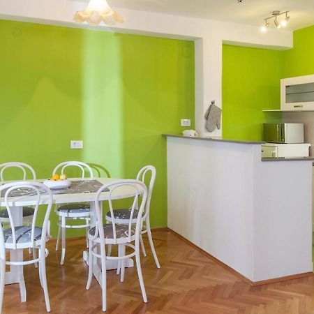 Vega Apartments Podgora Eksteriør bilde