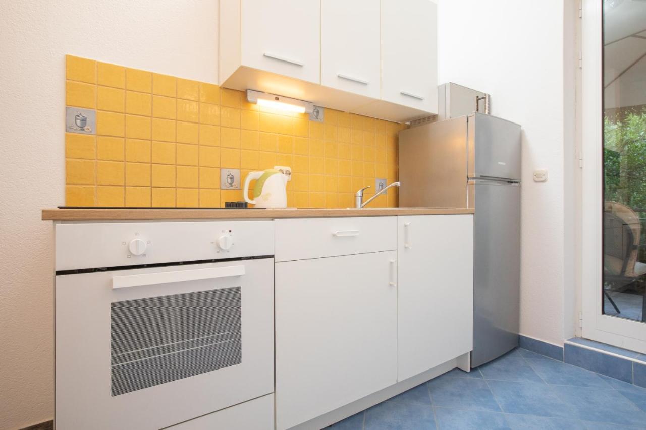 Vega Apartments Podgora Eksteriør bilde