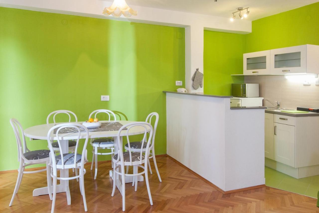 Vega Apartments Podgora Eksteriør bilde